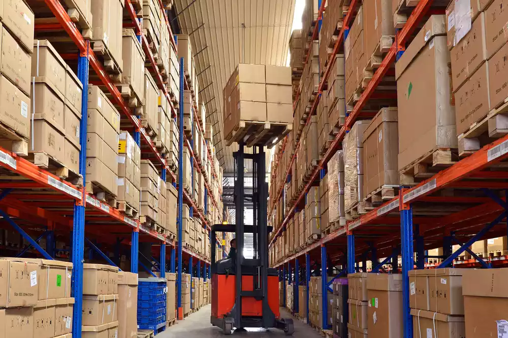 Boosting Warehouse Efficiency: Technology and Automation Strategies Warehouse Efficiency