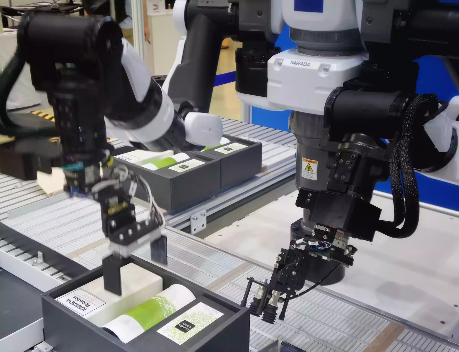 Revolutionizing Manufacturing with Industrial Automation Machines Cobots in Manufacturing